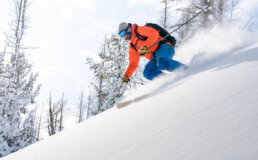 Choose the right clothing for heli-skiing