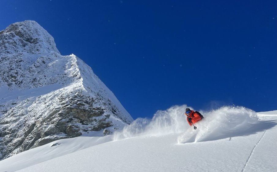 Bluebird and fresh pow (Photo by Kiera M.)